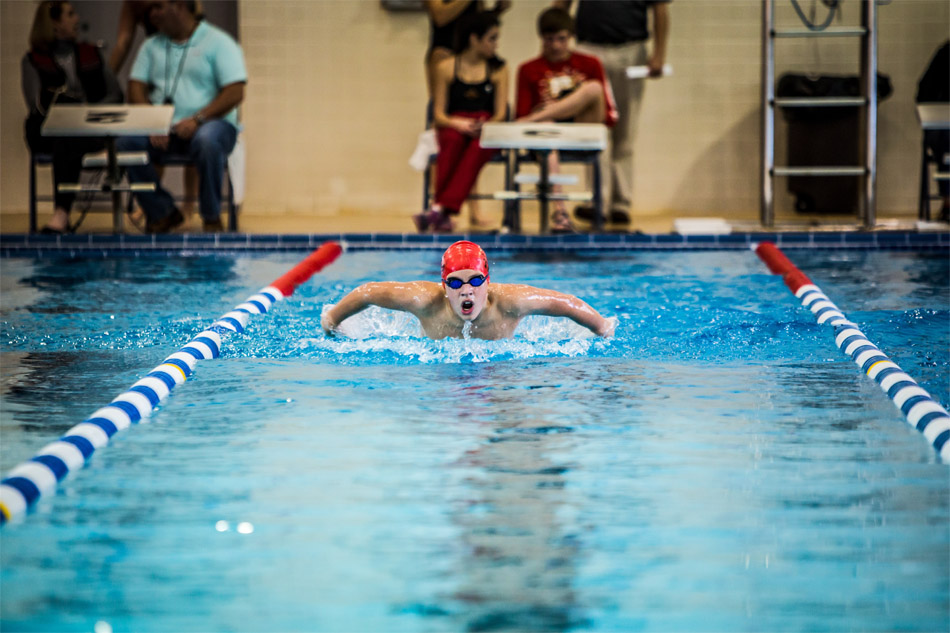 Student training in the swimming pool